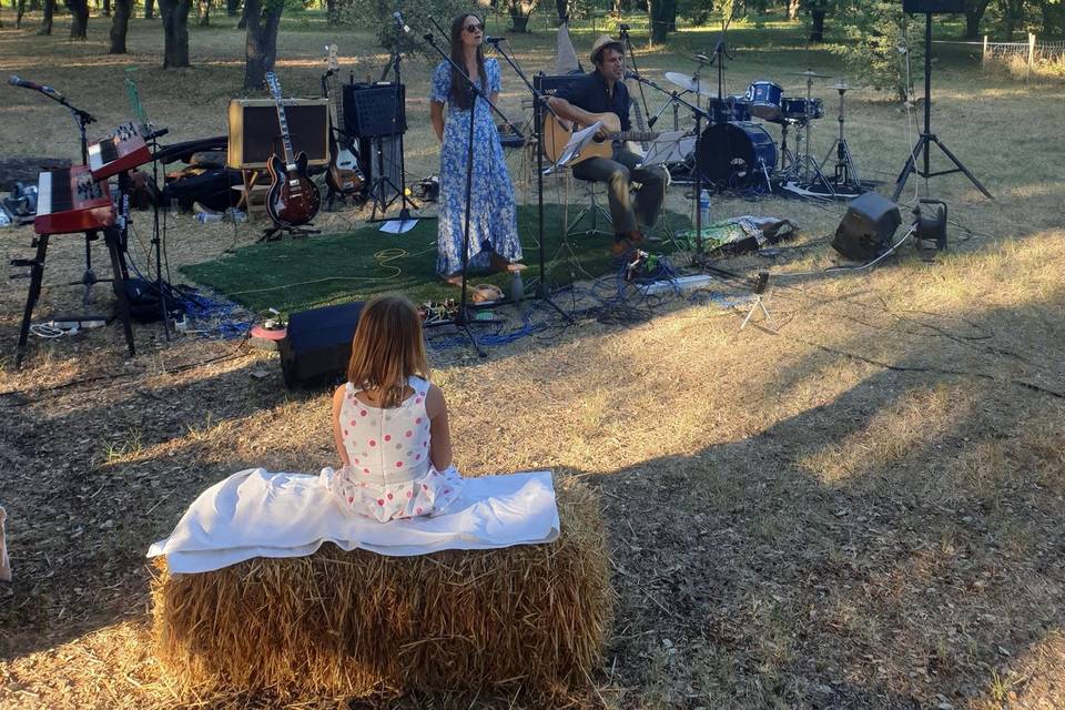 Groupe de musique dans le parc