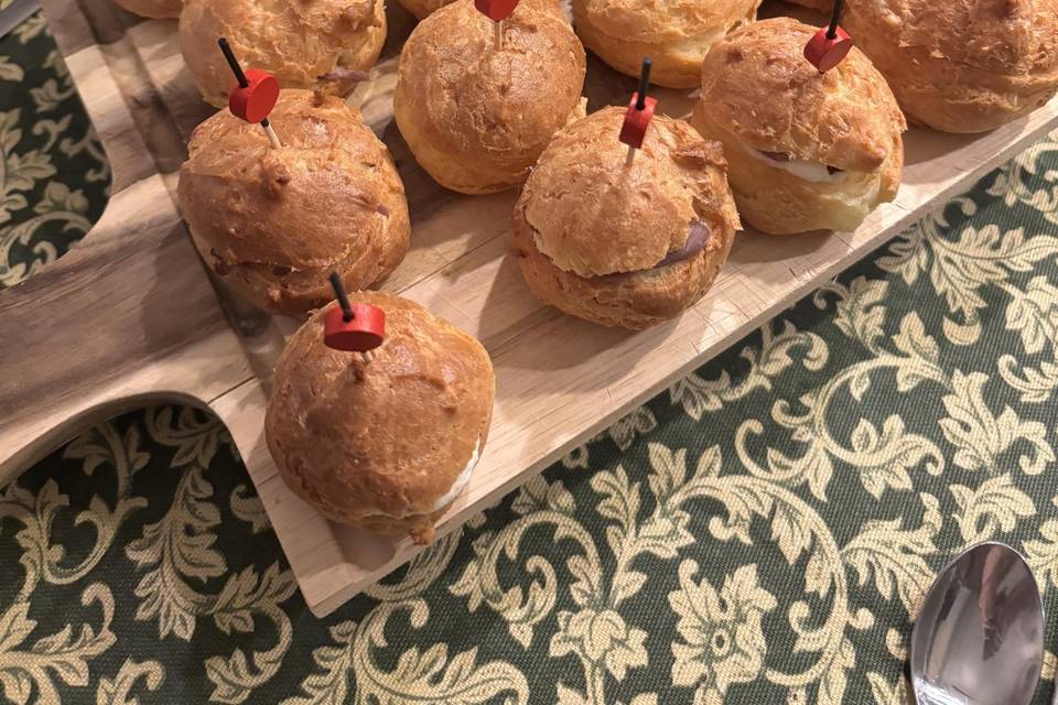 Gougères garnies