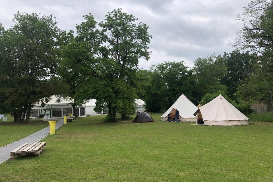 Sous les tipis