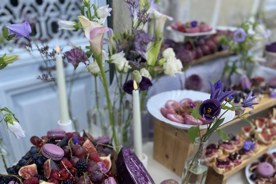 Grazing violet table