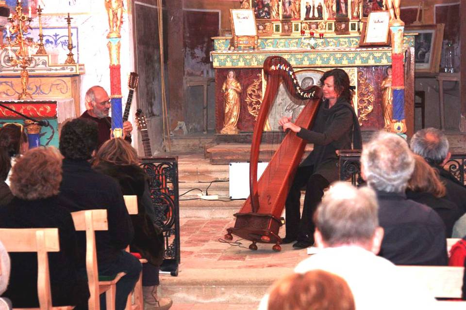 À l'église