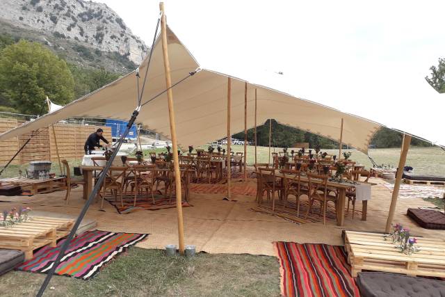 Tente stretch festival