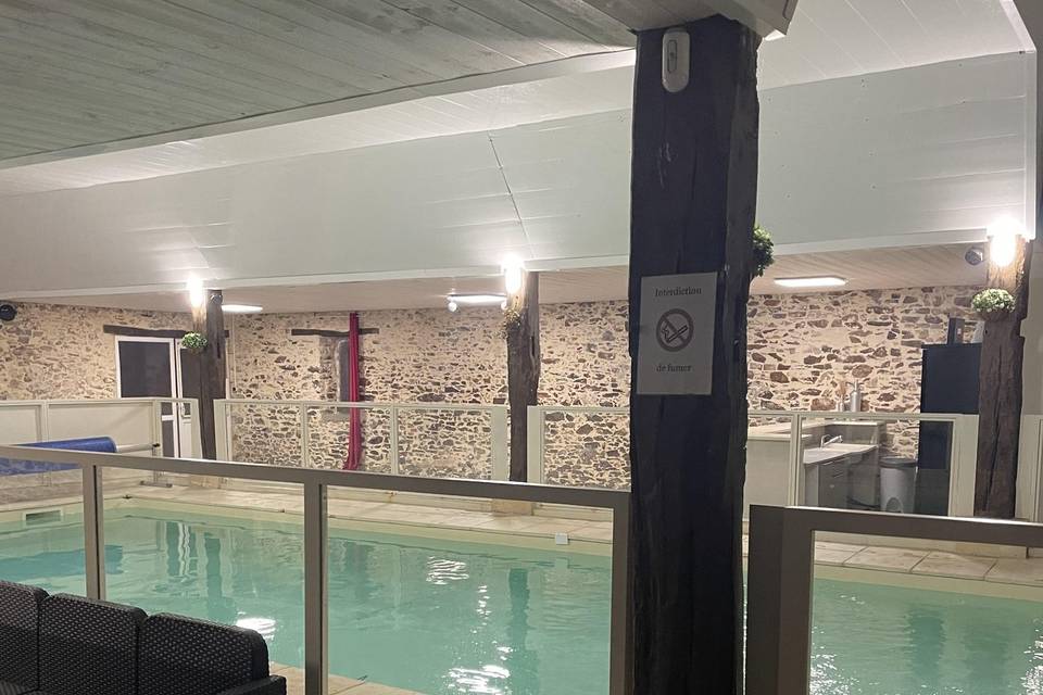 Piscine intérieure