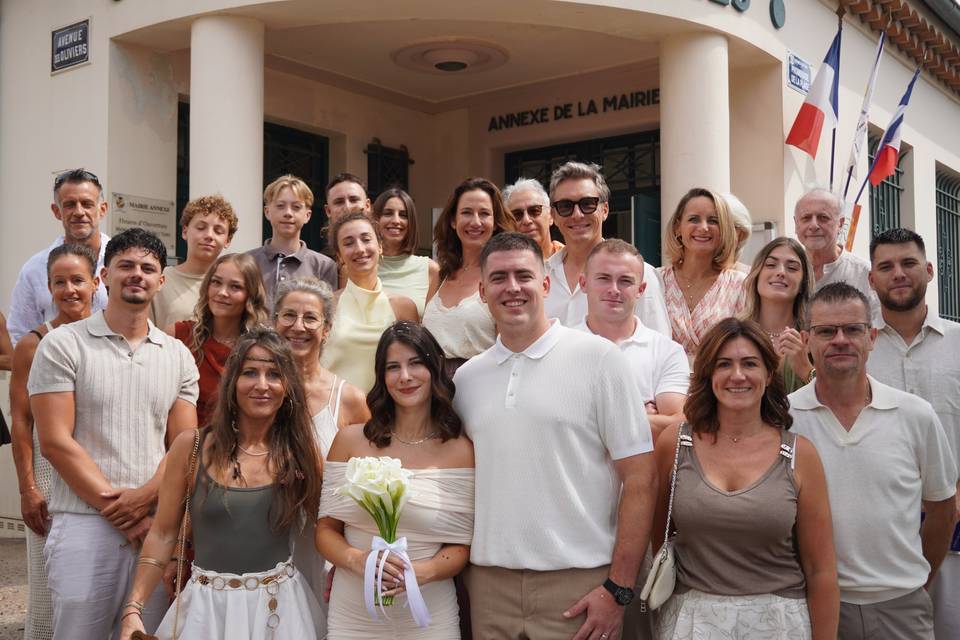 La sortie de mairie