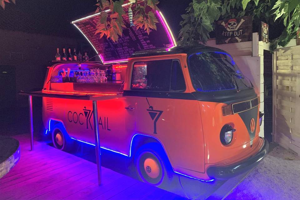 Combi Bali Bar