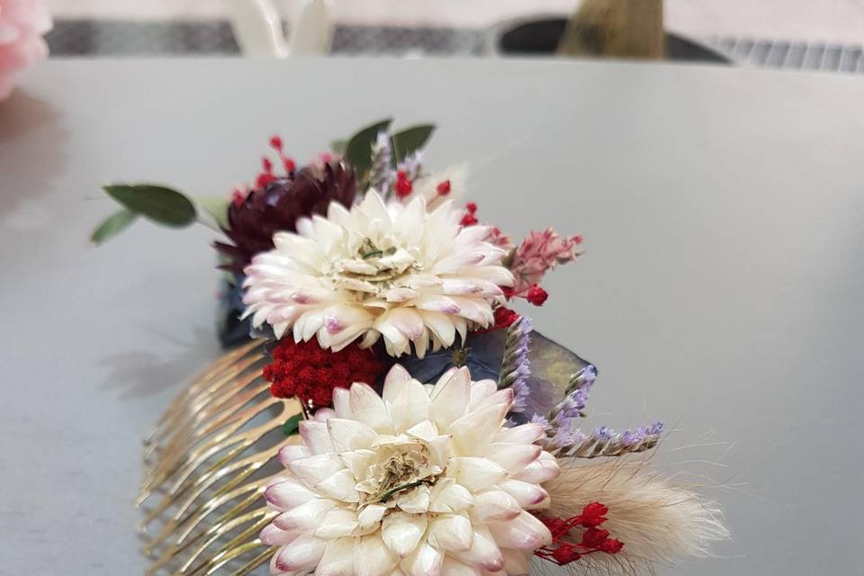 Barrette en fleurs séchées