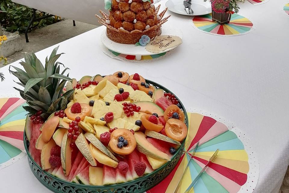 Pièce montée et Fruits