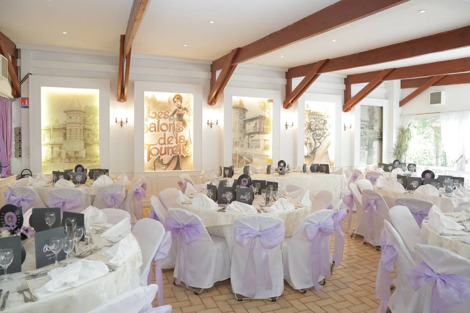 Salle Tourelle mariage violet
