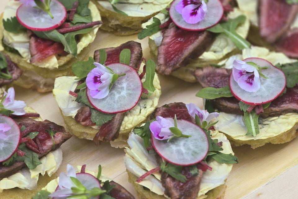Pinsa au tataki de boeuf
