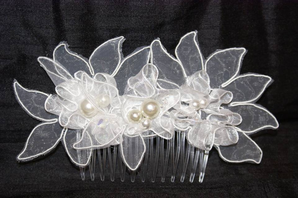 Peigne organza et perles