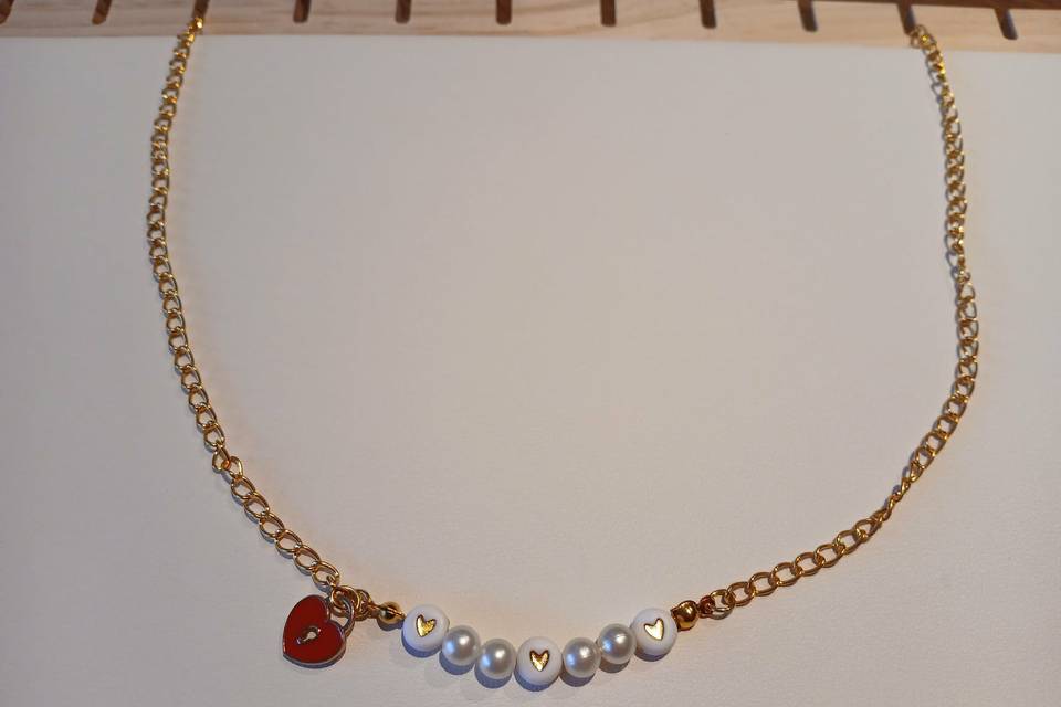 Collier perles breloques