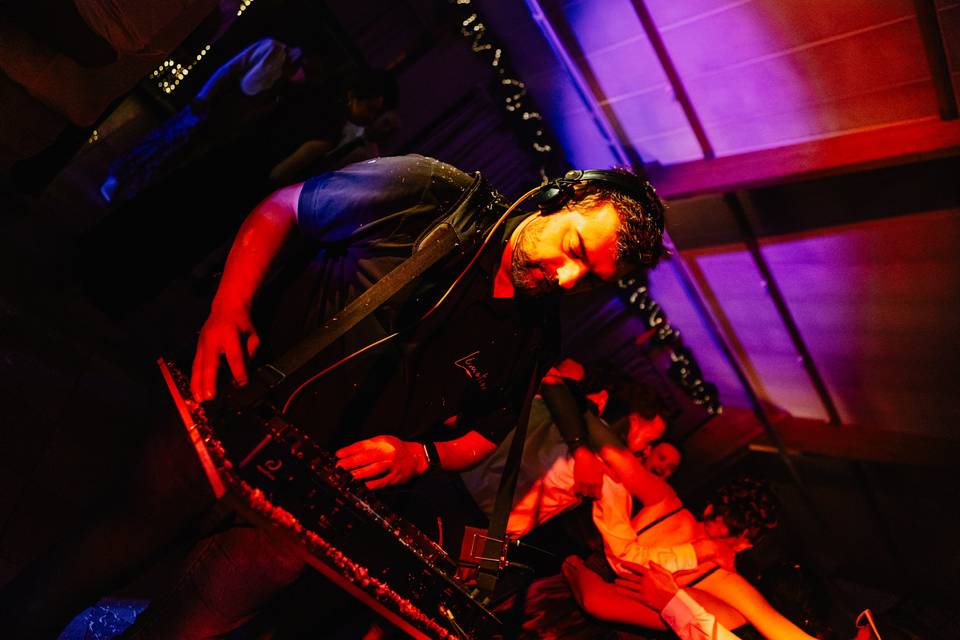 Live DJ