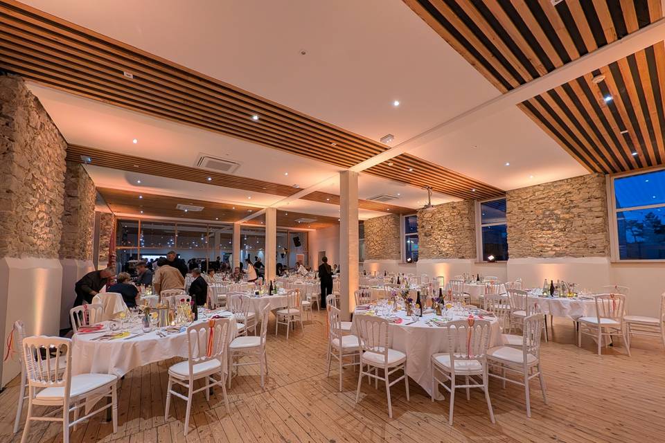 Lumière dîner colonie trezien