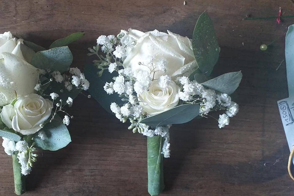 Boutonnière blanche