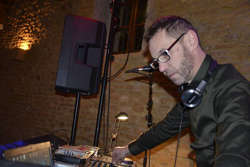 DJ Thierry