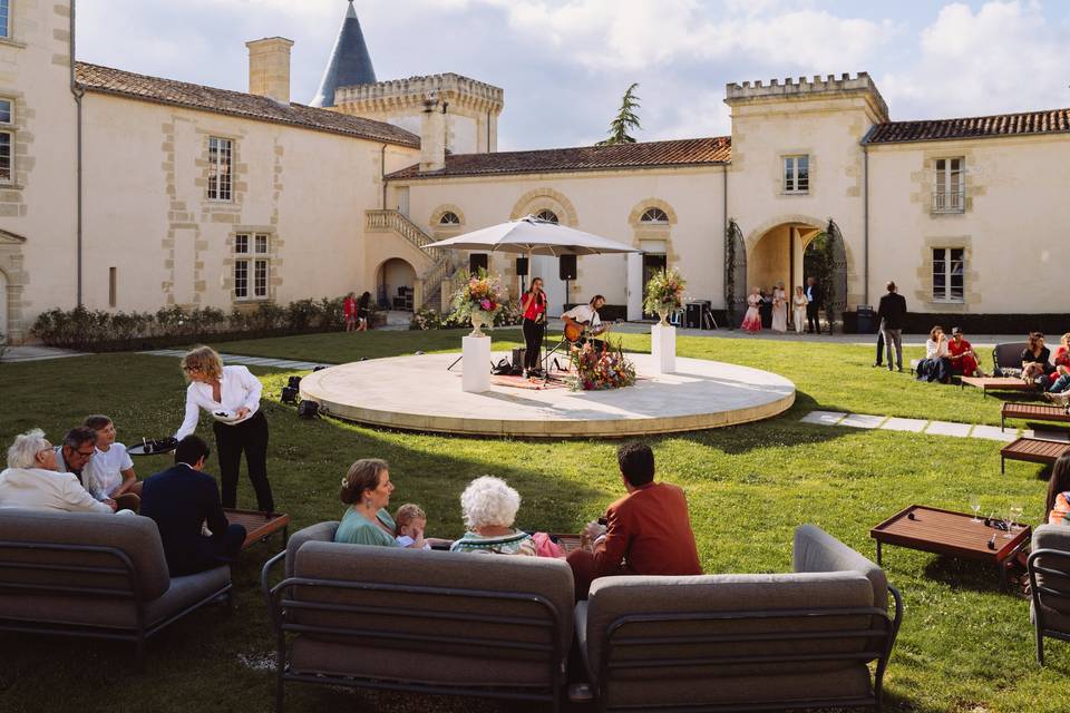 Cocktail dans un château