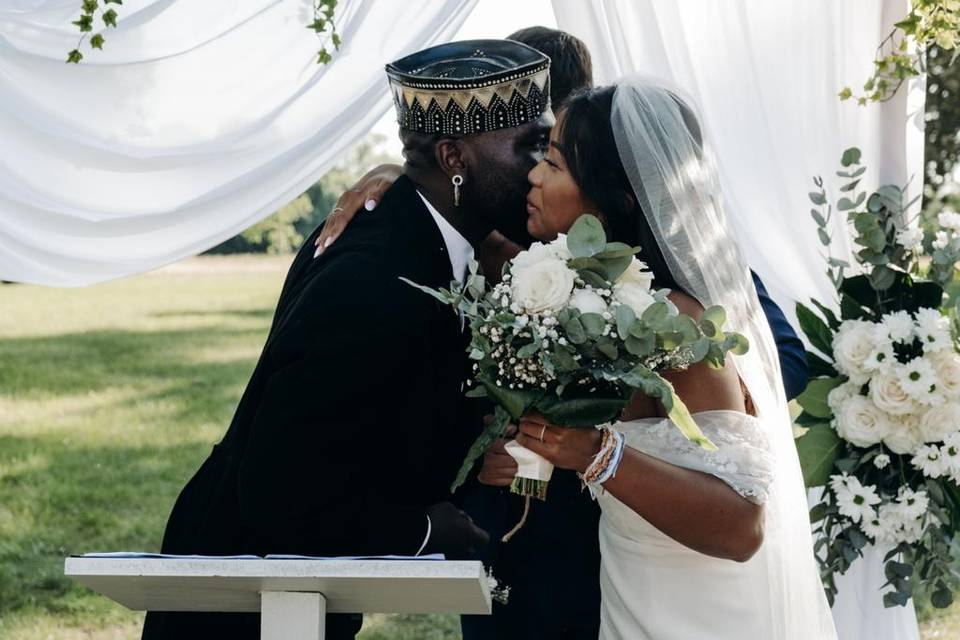 Une mariée heureuse