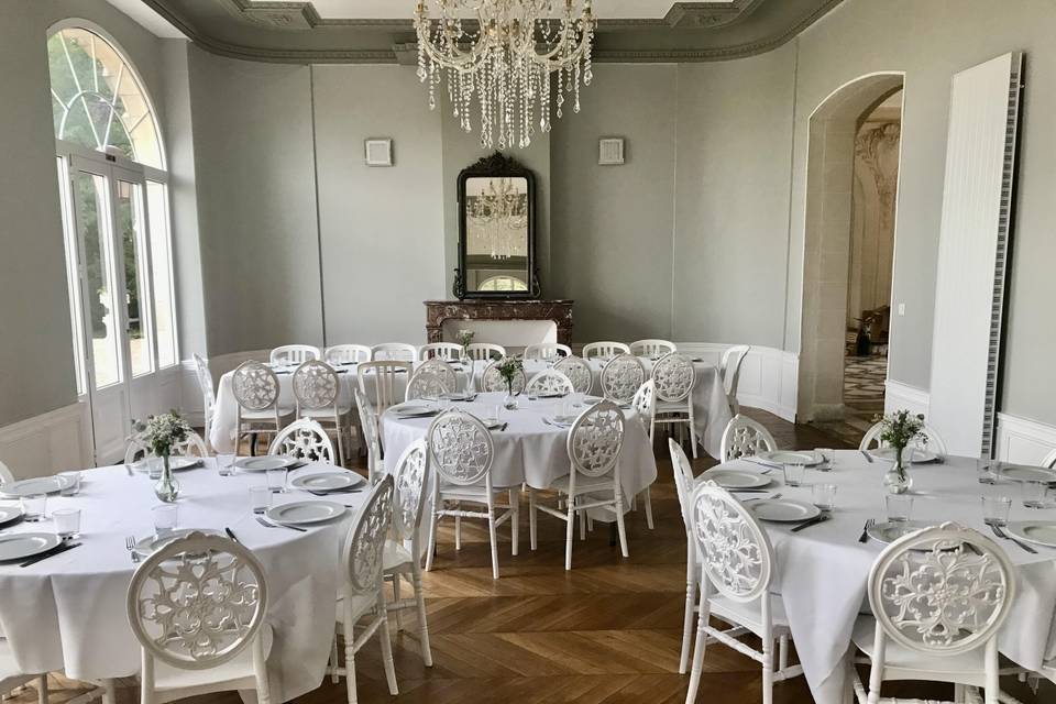 Salle vin d'honneur dressée