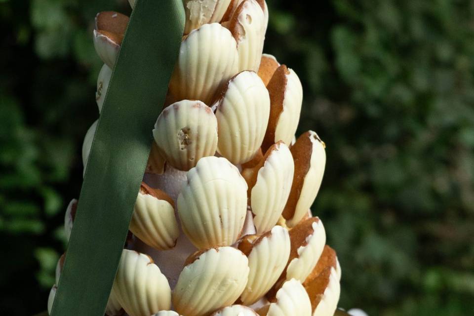 Piece montée madeleines
