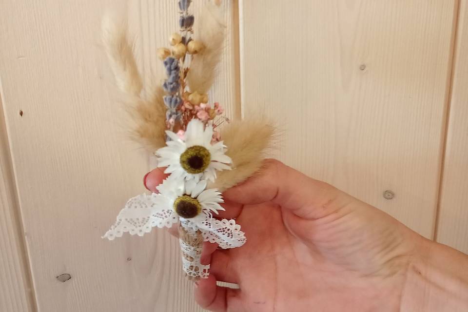 Boutonniere fleurs séchées