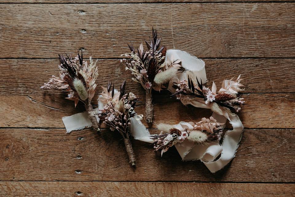 Boutonnières et bracelets