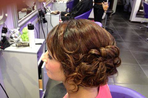 Chignon bouclé tressé