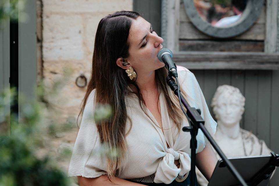 La pianiste et chanteuse