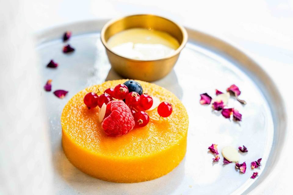 Gâteau semoule et ses fruits