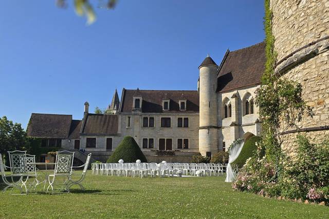 Cérémonie dans les jardins