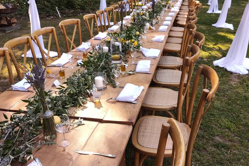 Chemin de table fleuri