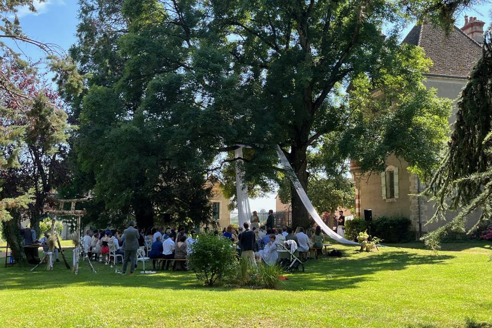 Cérémonie dans le parc