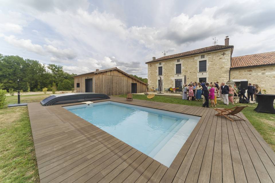 Maison, dépendance et piscine
