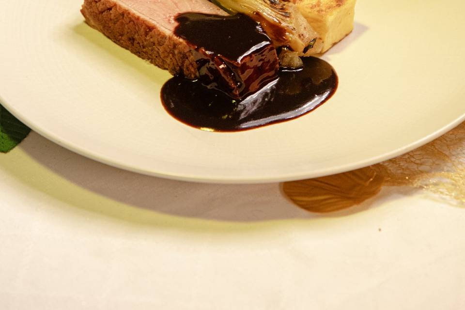 Canard mûri au laurier