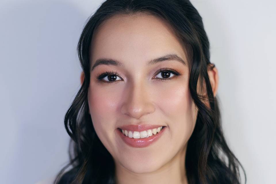 MAKE UP