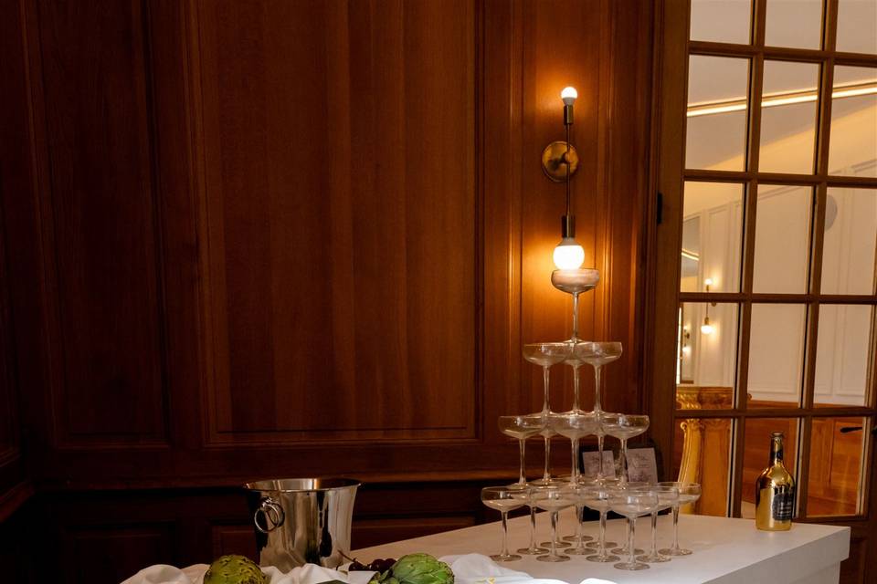 Bar draping et fleurs