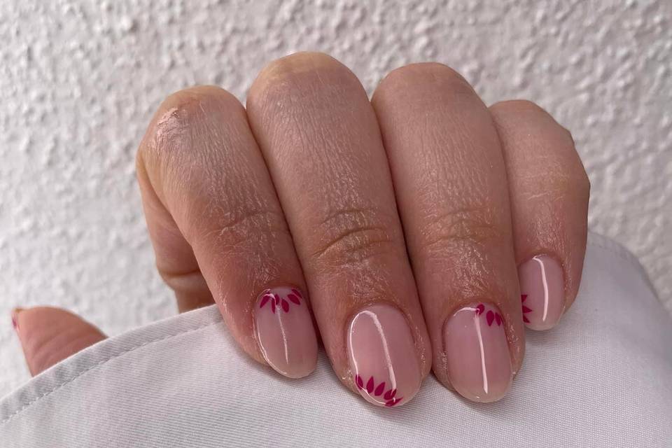 Semi permanent avec nail art