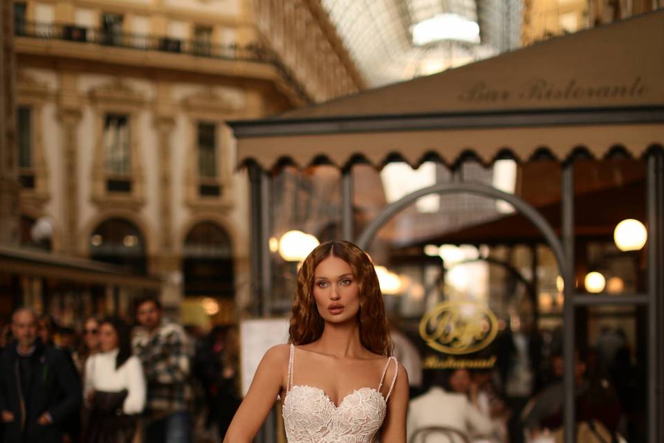 Robe de mariée courte sur jupe