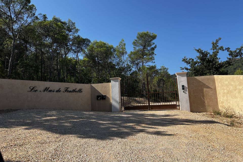 Entrée du Mas