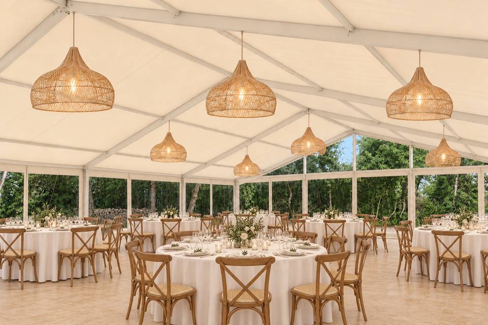 Dîner sous le chapiteau