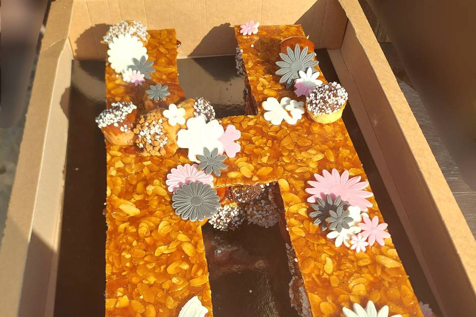 Pièce montée H