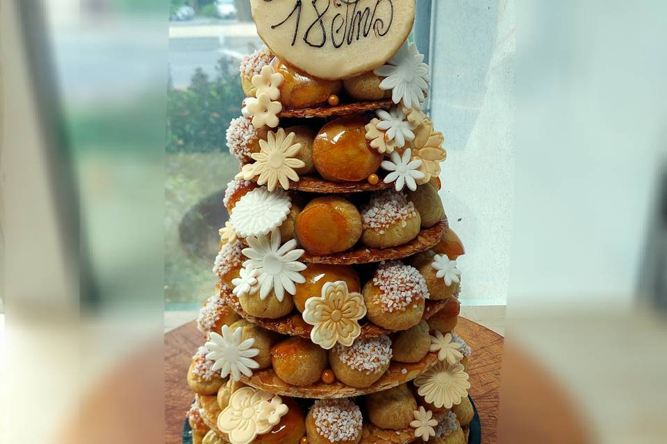 Pièce montée choux et nougatine