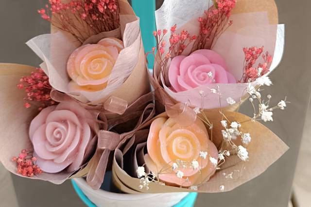 Fleurs décoratives en cire