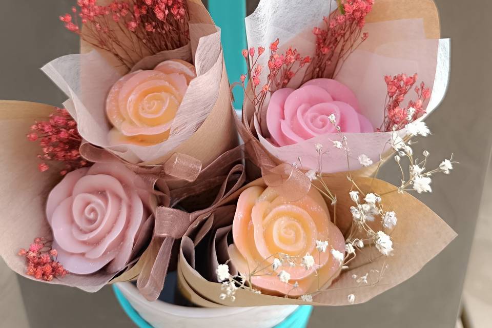 Fleurs décoratives en cire