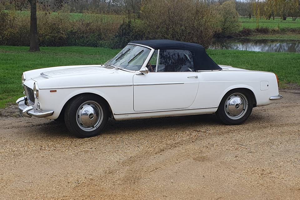 Fiat 1500S vue de profil