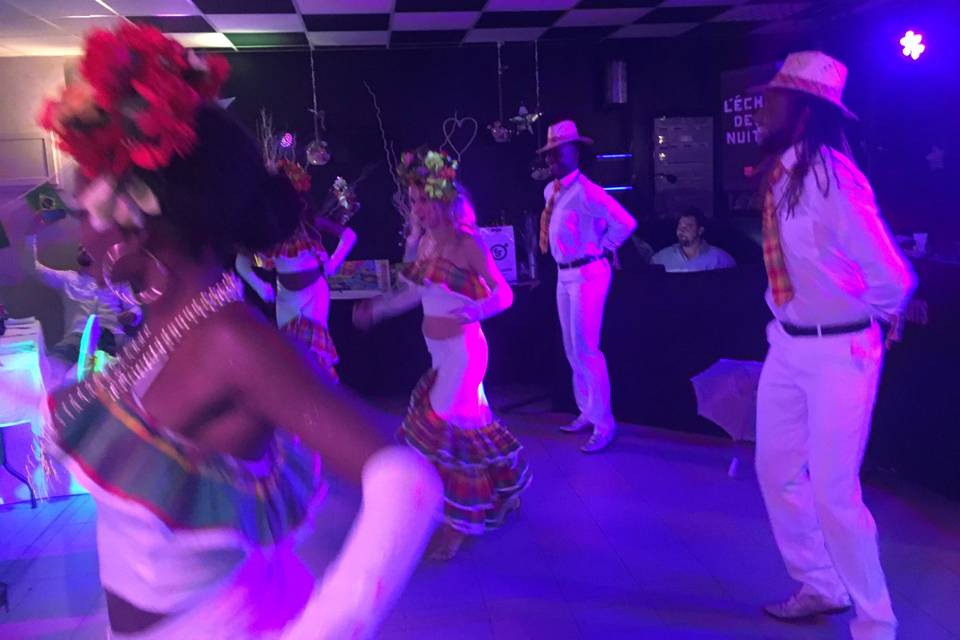 Les Caraïbéens en danse