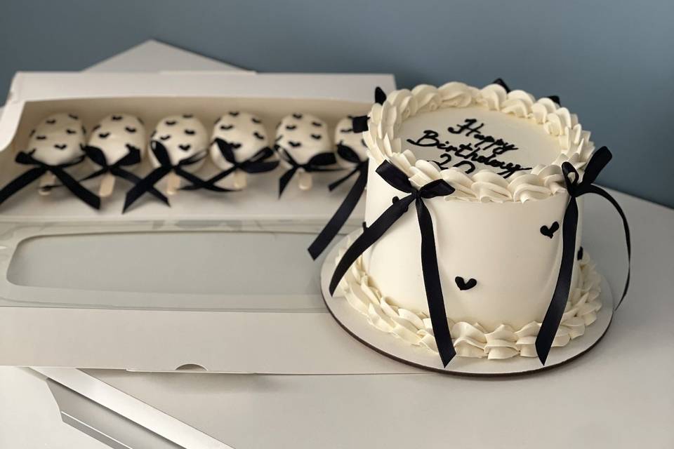 Vintage cake and magnums