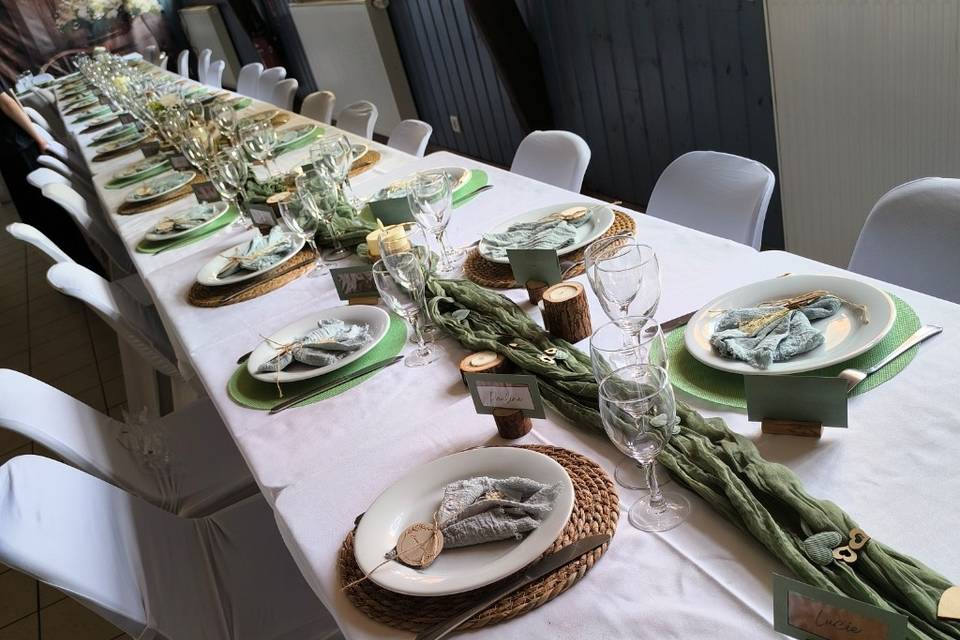 Table vert sauge