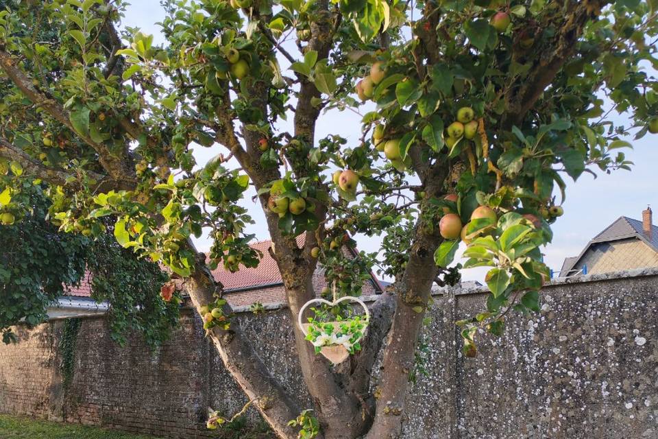Décor suspendu au jardin