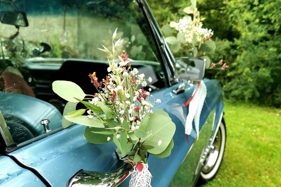 Décor floral voiture