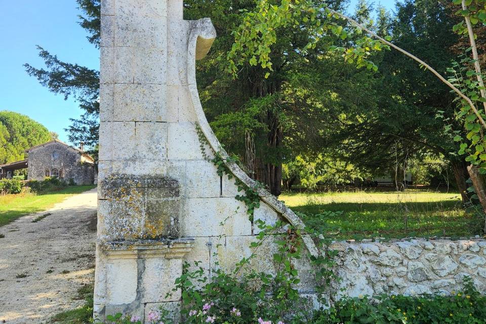 Porte entrée passage château